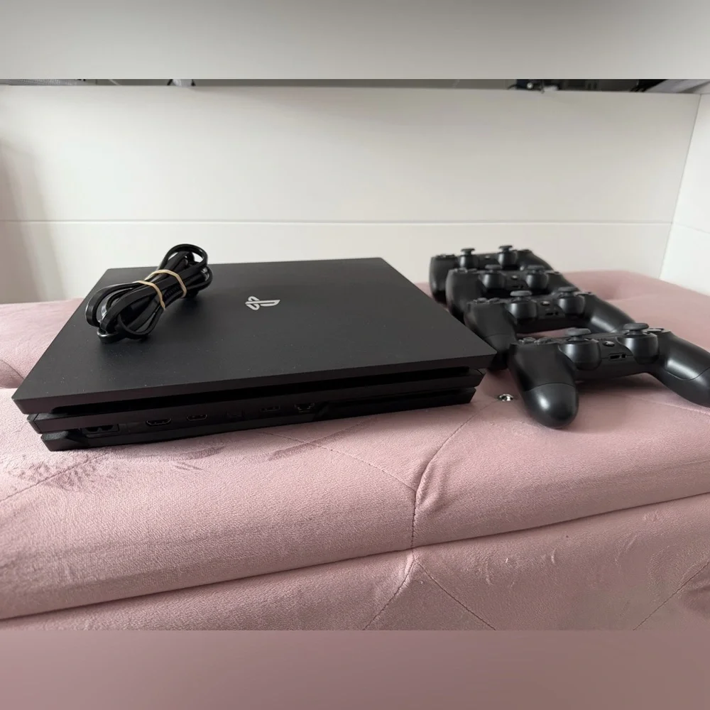 Sony PlayStation 4 Pro 1TB Bundle - 1 Console + 4 Controllers